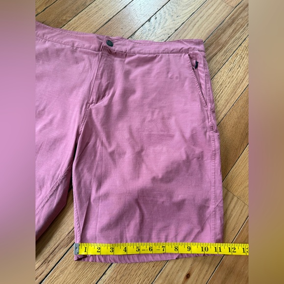 Johnnie-O Dawn 2 Dusk Hybrid Shorts Lightweight Pockets Malibu Red Men’s Size 38 - Picture 16 of 16